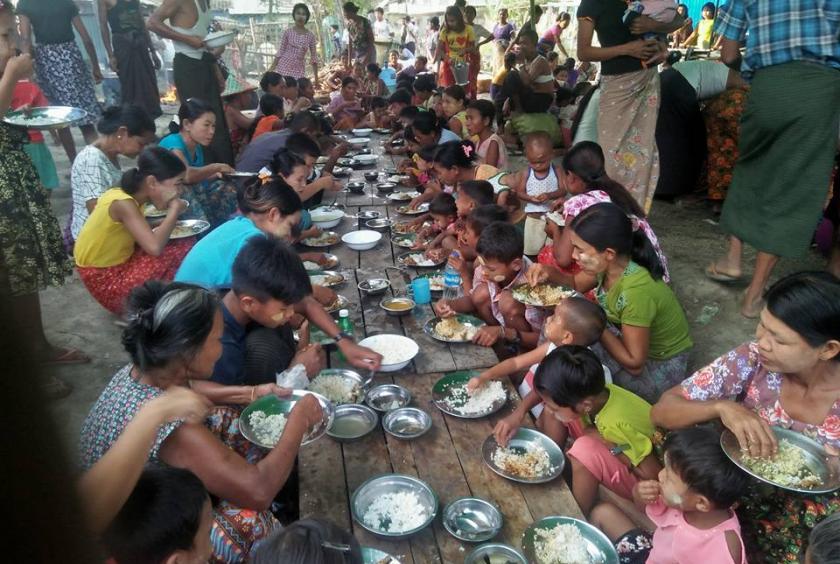 ဓါတ်ပုံ- U Aye Saw , ကျောက်တော်မှစစ်ဘေးရှောင်များ