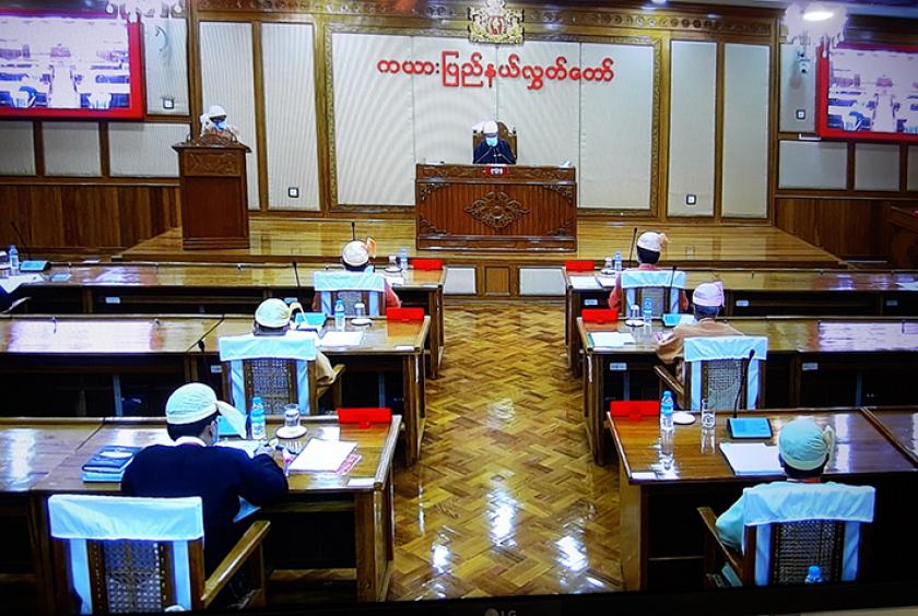 မေ ၇ ရက်က ပြုလုပ်သည့် ကယားပြည်နယ်လွှတ်တော်အစည်းအဝေးကို တွေ့ရစဉ်