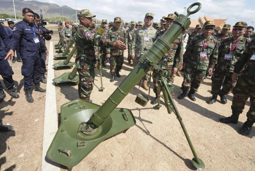 ၂၀၂၄ ခုနှစ် မေ ၁၆ ရက်က ကမ္ဘောဒီးယားနိုင်ငံတွင် စစ်ရေးလေ့ကျင့်မှုကို ပါဝင်ရန် ချီတက်နေသည့် တရုတ်စစ်သားများကို တွေ့ရစဉ် (Photo-AP)