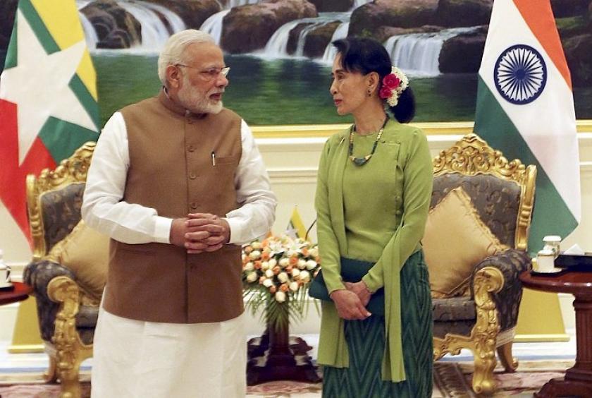 ၂၀၁၇ ခုနှစ် စက်တင်ဘာ ၆ ရက်က မိုဒီနှင့် နိုင်ငံတော်၏အတိုင်ပင်ခံပုဂ္ဂိုလ် ဒေါ်အောင်ဆန်းစုကြည်တို့ နေပြည်တော်၌ တွေ့ဆုံစဉ် (Photo : AFP )