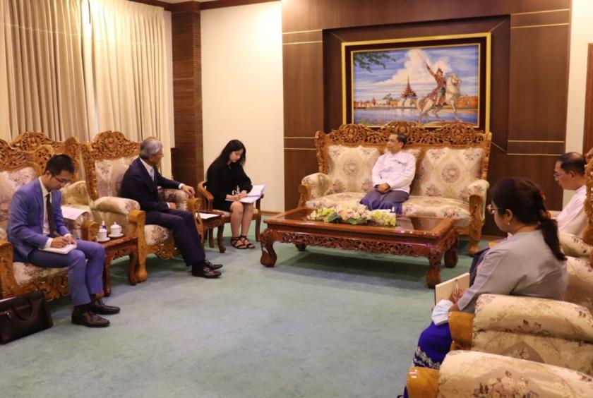 အပြည်ပြည်ဆိုင်ရာ ပူးပေါင်းဆောင်ရွက်ရေးဝန်ကြီးဌာန ပြည်ထောင်စုဝန်ကြီး ဦးကိုကိုလှိုင်နှင့် တရုတ်သံအမတ်ကြီး မစ္စတာချန်းဟိုင်တို့ တွေ့ဆုံစဉ်