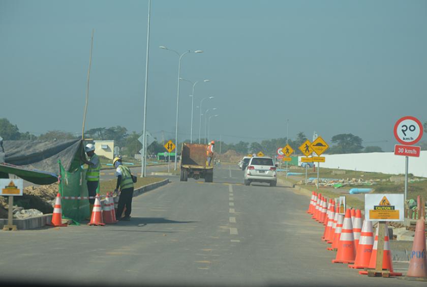 သီလဝါစက်မှုဇုန် တစ်နေရာကို တွေ့ရစဉ် (ဓာတ်ပုံ-အောင်မျိုးသန့်)