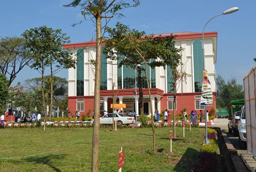  ဆေးတက္ကသိုလ် (၂) ရန်ကုန်ဝင်းအတွင်း တစ်နေရာကို တွေ့ရစဉ် (ဓာတ်ပုံ-အိသဥ္ဇာကျော်)