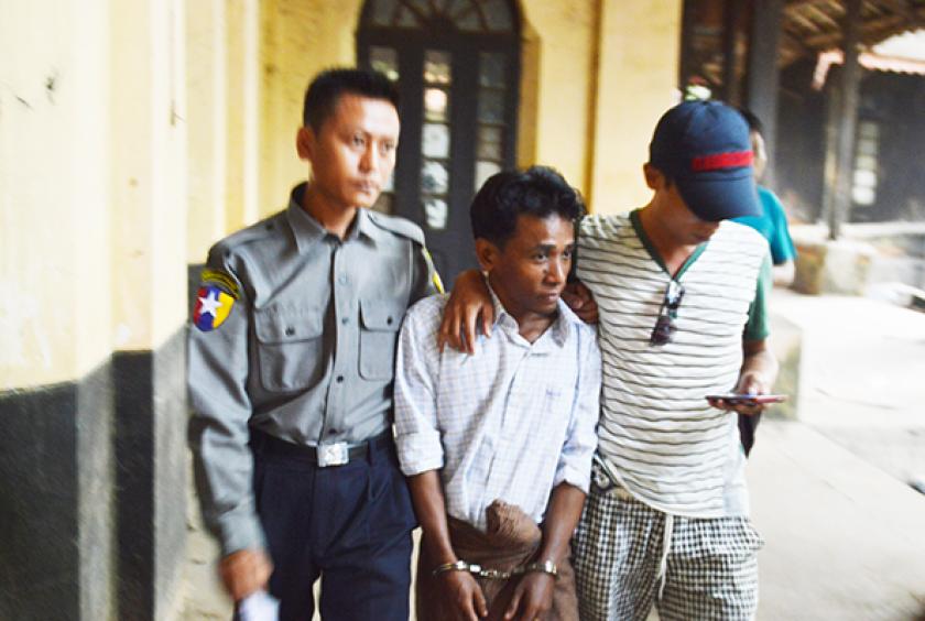 ပခုက္ကူမြို့နယ် ကျေးရွာတစ်ရွာတွင် အညာဓလေ့မင်္ဂလာ အခမ်းအနား ပြုလုပ်ရန် သွားရောက်နေမှုမြင်ကွင်း (ဓာတ်ပုံ-သက်ထိန်ဝင်း)