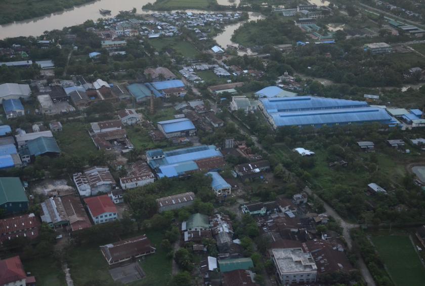 ​​​​​​​ရန်ကုန်မြို့မြောက်ပိုင်းရှိ စက်မှုဇုန်တစ်နေရာကို တွေ့ရစဉ် (ဓာတ်ပုံ-စည်သူအောင်)