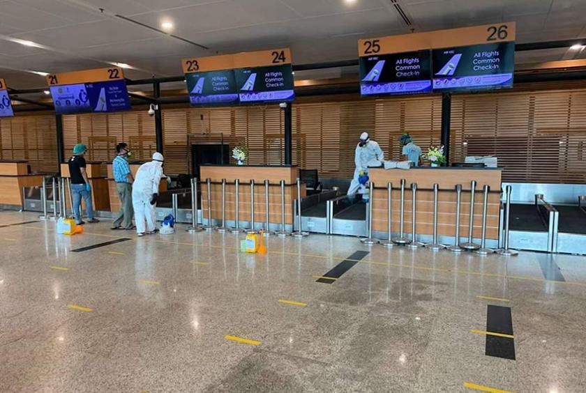 ရန်ကုန်အပြည်ပြည်ဆိုင်ရာ လေဆိပ်တွင် COVID-19 ကာကွယ်ရေး လုပ်ငန်းစဉ်များ ဆောင်ရွက်နေစဉ်