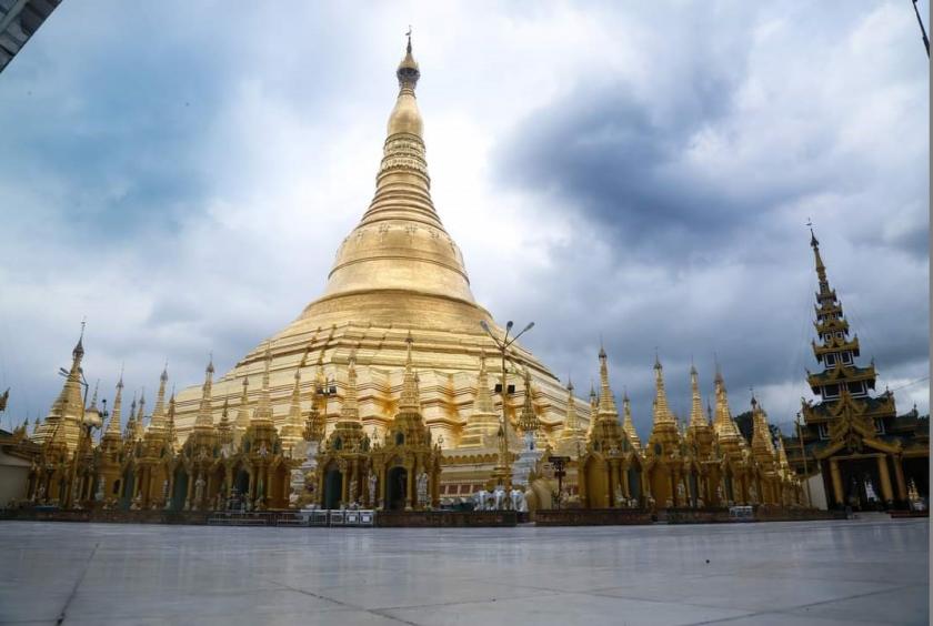 COVID-19 ရောဂါကြောင့် ပိတ်ထားသည့် ရွှေတိဂုံစေတီတော်ကို ၂၀၂၀ ပြည့်နှစ် ဇူလိုင်လအတွင်းက တွေ့ရစဉ် (ဓာတ်ပုံ-သီဟအောင်)