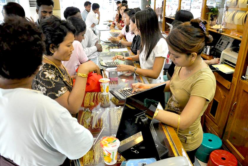 ရန်ကုန်မြို့ရှိ ရွှေဆိုင်တစ်ဆိုင်မြင်ကွင်း