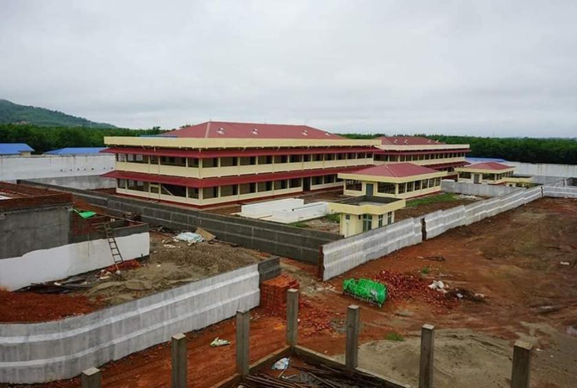 အသစ်တည်ဆောက်နေသည့် မော်လမြိုင်အကျဉ်းထောင် အသစ်အား တွေ့ရစဉ်