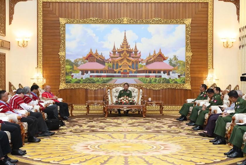 တပ်မတော်ကာကွယ်ရေး ဦးစီးချုပ်နှင့် ကရင်အမျိုးသား အစည်းအရုံး (KNU) ကိုယ်စားလှယ်အဖွဲ့ အောက်တိုဘာ ၂၉ ရက်က တွေ့ဆုံစဉ်