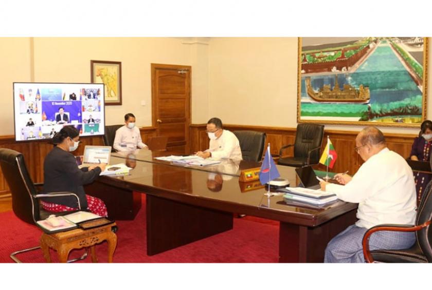 အာဆီယံစီးပွားရေးအသိုက်အဝန်းကောင်စီ အစည်းအဝေးနှင့် အာဆီယံစီးပွားရေးဝန်ကြီးများ အစည်းအဝေးကိုတွေ့ရစဉ် (ဓာတ်ပုံ- MIFER)
