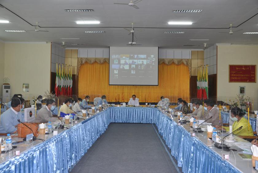 အသေးစား၊ အငယ်စားနှင့် အလတ်စား စီးပွားရေးလုပ်ငန်းများ ဖွံ့ဖြိုးတိုးတက်ရေး ညှိနှိုင်းအစည်းအဝေးကို တွေ့ရစဉ် (ဓာတ်ပုံ- MOI)