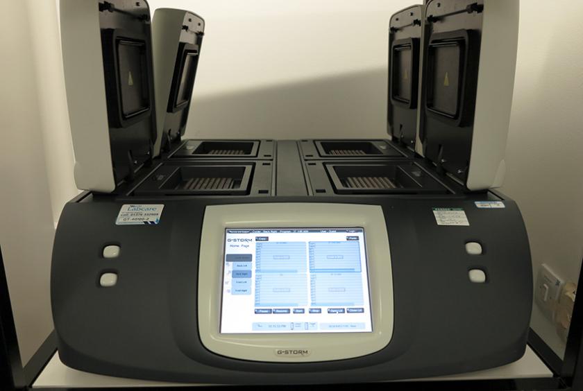 PCR Machine ဟုလည်း ခေါ်သည့် အပူချိန်လှည့်ပြောင်းရေး ကိရိယာ