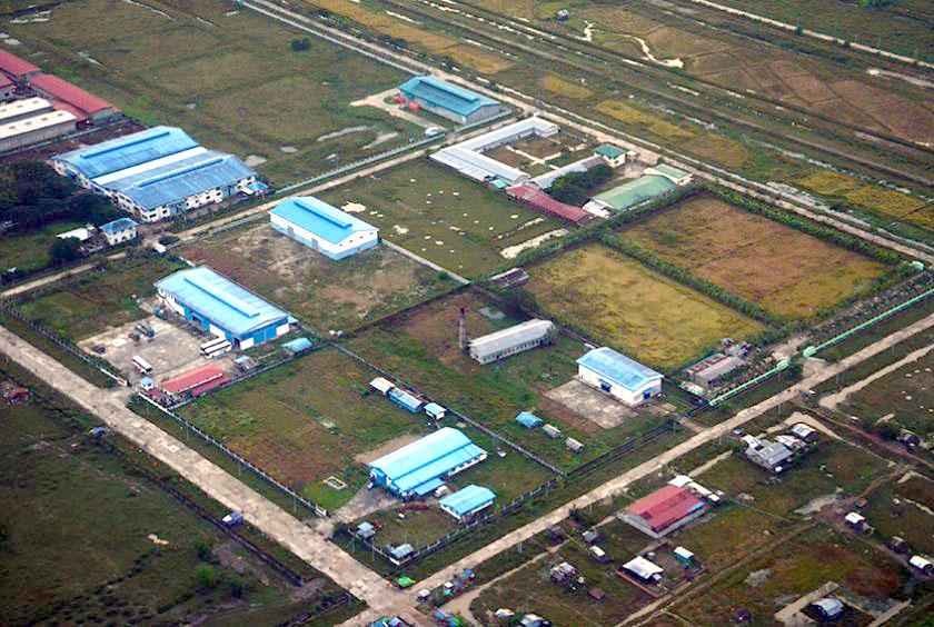 ရန်ကုန်မြို့ရှိ ကုန်ထုတ်လုပ်ငန်းများ ဆောင်ရွက်ရာ  စက်မှုဇုန်တစ်ခုကို တွေ့ရစဉ်