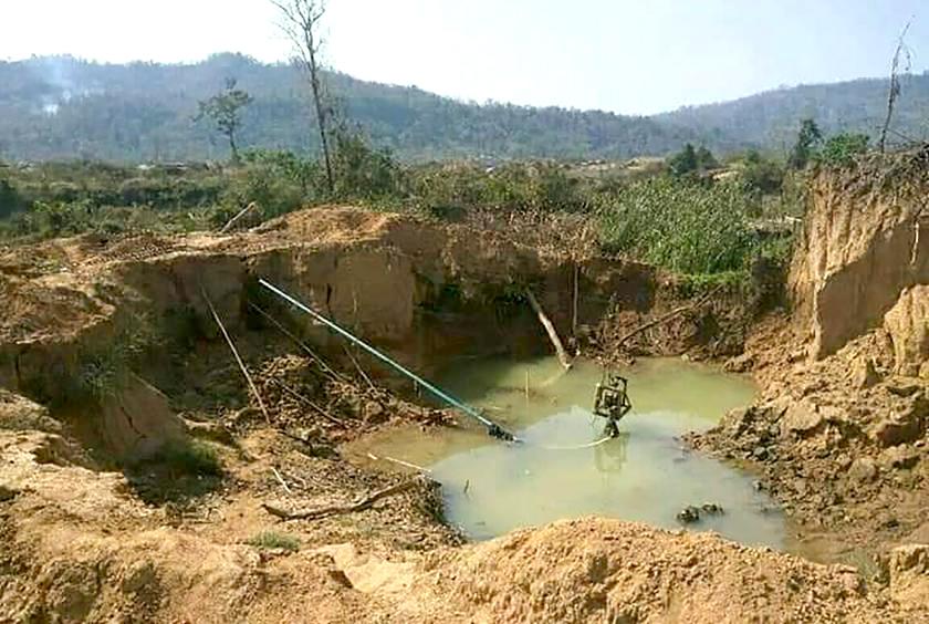 စစ်ကိုင်းတိုင်းဒေသကြီးအတွင်းရှိ  ရွှေလုပ်ကွက်တစ်ခုကို တွေ့ရစဉ်