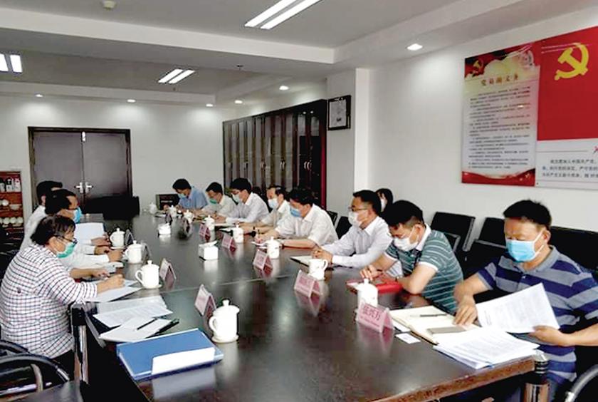  ကူမင်းမြို့ မြန်မာကောင်စစ်ဝန်ရုံးနှင့် ယူနန်ပြည်နယ်စီးပွားရေးဌာနတို့မှ တာဝန်ရှိသူများ ဆွေးနွေးနေမှုကို တွေ့ရစဉ် ဓာတ်ပုံ- MOFA