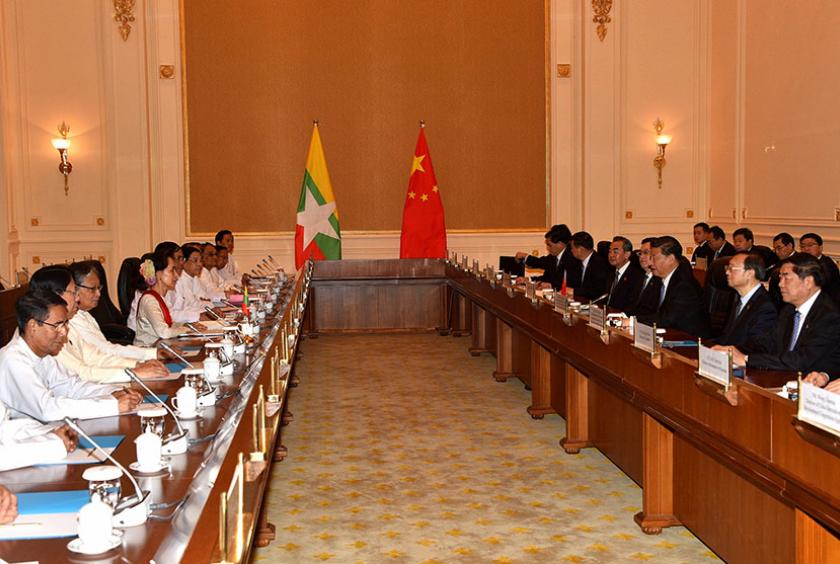 နိုင်ငံတော်၏အတိုင်ပင်ခံပုဂ္ဂိုလ်နှင့် တရုတ်နို်င်ငံသမ္မတတို့ ဦးဆောင်၍ ဇန်နဝါရီ ၁၈ ရက်က သမ္မတအိမ်တော်တွင် နှစ်နိုင်ငံ ဆွေးနွေးပွဲပြုလုပ်စဉ် (Photo: MOI)