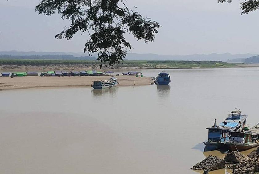ပုံစာ- ချင်းတွင်းမြစ်တစ်နေရာအား တွေ့ရစဉ်။