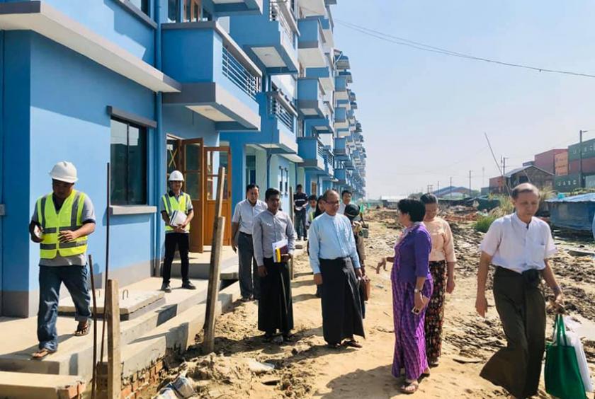 ဒဂုံမြို့သစ် (ဆိပ်ကမ်း) မြို့နယ်အတွင်း နိုင်ငံ့ဝန်ထမ်း အငှားအိမ်ရာများ တည်ဆောက်နေမှုကို တွေ့ရစဉ် (ဓာတ်ပုံ-DUHD)